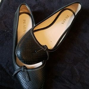 Prada blk flats